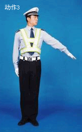 ׼������ת��ĳ�������·�ڣ�����ת����ʻ���򿿽�·�����ģ��Ⱥ���ת