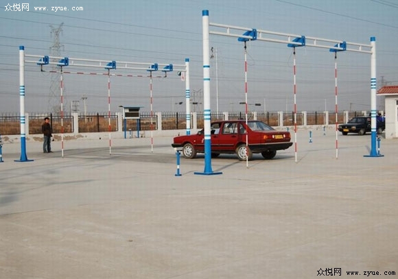 ���߼�У ����һ���Ľ�ѧ����